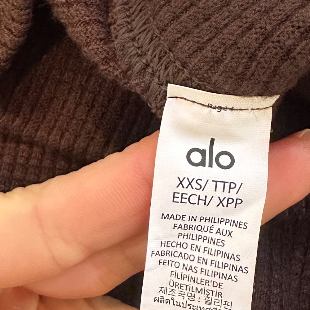 Alo Waffle Weekend Escape Mock Neck Long Sleeve - Picture 4 of 4